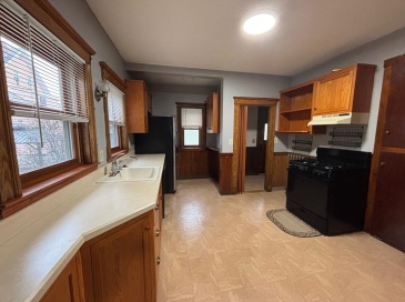 250 Arlington Street, Medford, Massachusetts, 3 Bedrooms Bedrooms, 7 Rooms Rooms,1 BathroomBathrooms,Residential Lease,For Rent,Arlington Street,73454830