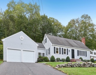 140 Cabot Street, Milton, Massachusetts, 3 Bedrooms Bedrooms, 8 Rooms Rooms,3 BathroomsBathrooms,Residential,For Sale,Cabot Street,73447538