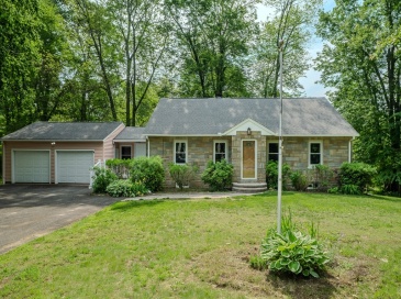 50 Poole Street, Ludlow, Massachusetts, 3 Bedrooms Bedrooms, 9 Rooms Rooms,1.5 BathroomsBathrooms,Residential,For Sale,Poole Street,73385122