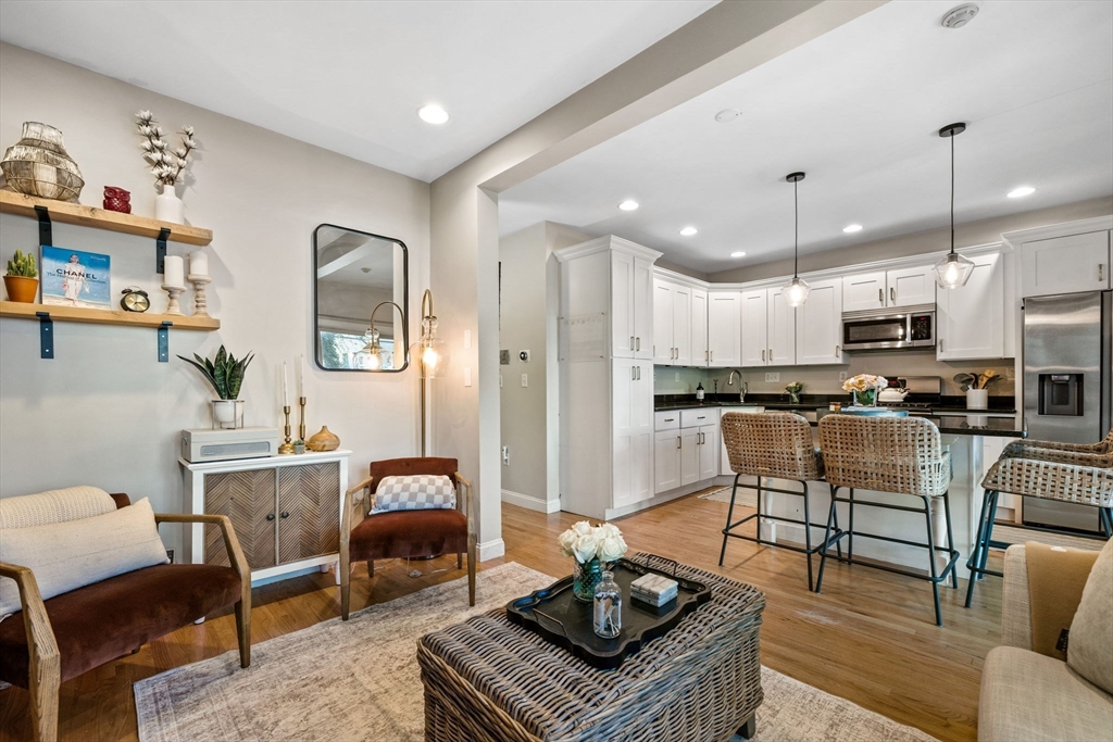 39 I St., Boston, Massachusetts, 1 Bedroom Bedrooms, 3 Rooms Rooms,1 BathroomBathrooms,Residential Lease,For Rent,I St.,73444415