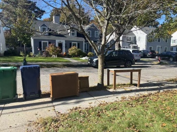 40 Fairway Dr, Newton, Massachusetts, 3 Bedrooms Bedrooms, 7 Rooms Rooms,1.5 BathroomsBathrooms,Residential Lease,For Rent,Fairway Dr,73427013