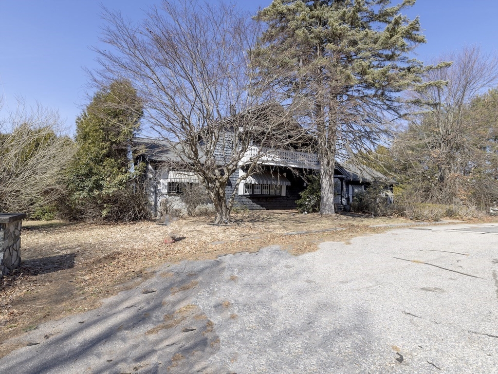 233 Annette Ave, Woonsocket, Rhode Island, 3 Bedrooms Bedrooms, 10 Rooms Rooms,4 BathroomsBathrooms,Residential,For Sale,Annette Ave,73339413