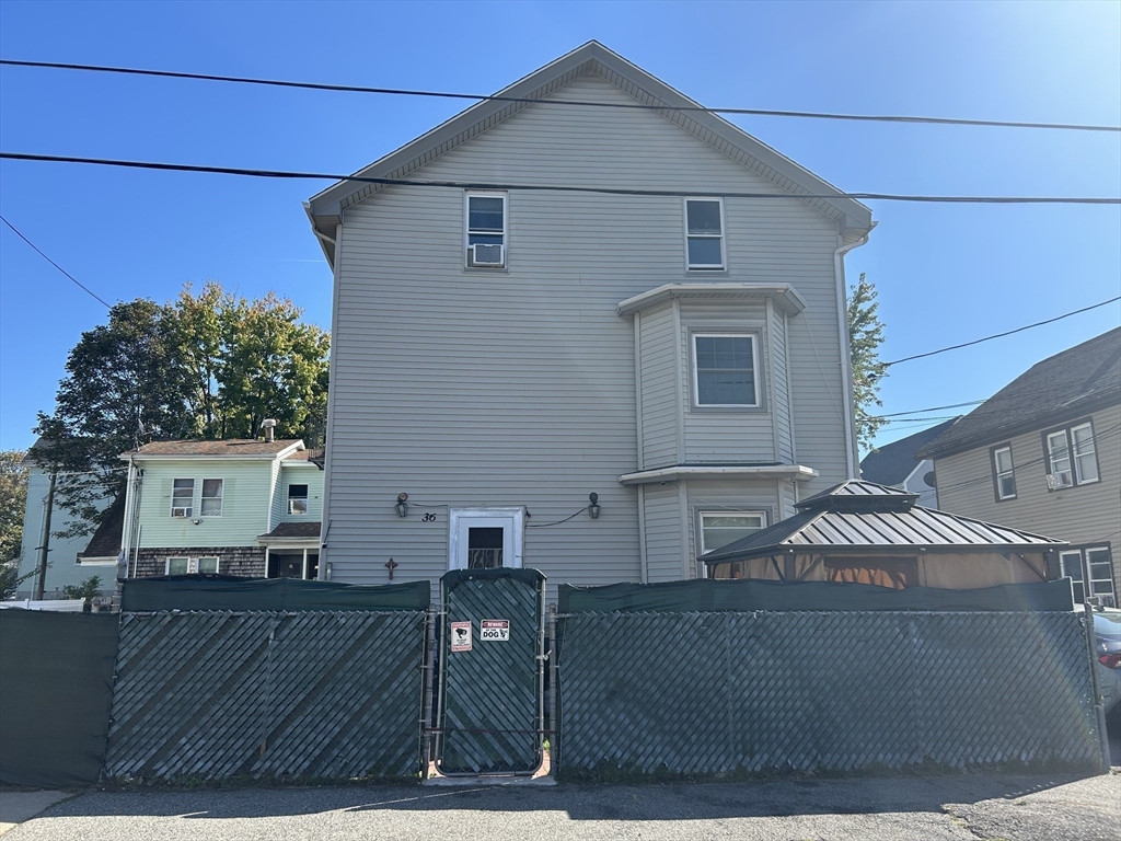 36 Garfield St, Central Falls, Rhode Island, 9 Bedrooms Bedrooms, 15 Rooms Rooms,3 BathroomsBathrooms,Residential Income,For Sale,Garfield St,73440919