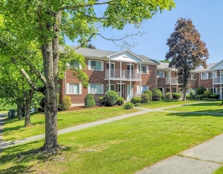 41 Bayberry Dr, Sharon, Massachusetts, 1 Bedroom Bedrooms, 3 Rooms Rooms,1 BathroomBathrooms,Residential,For Sale,Bayberry Dr,73456669