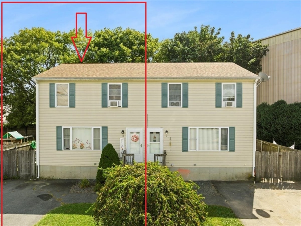 10 Beach St, Fall River, Massachusetts, 3 Bedrooms Bedrooms, 6 Rooms Rooms,2.5 BathroomsBathrooms,Residential Lease,For Rent,Beach St,73449832