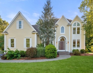 41 Oriole Road, Medfield, Massachusetts, 4 Bedrooms Bedrooms, 10 Rooms Rooms,3.5 BathroomsBathrooms,Residential,For Sale,Oriole Road,73435953