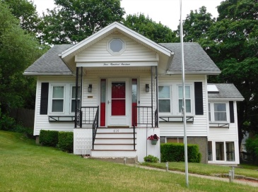 414 Cedar St, Dedham, Massachusetts, 3 Bedrooms Bedrooms, 6 Rooms Rooms,1 BathroomBathrooms,Residential,For Sale,Cedar St,73386537