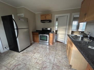 31 Harvard Street, Medford, Massachusetts, 3 Bedrooms Bedrooms, 5 Rooms Rooms,1 BathroomBathrooms,Residential Lease,For Rent,Harvard Street,73445346