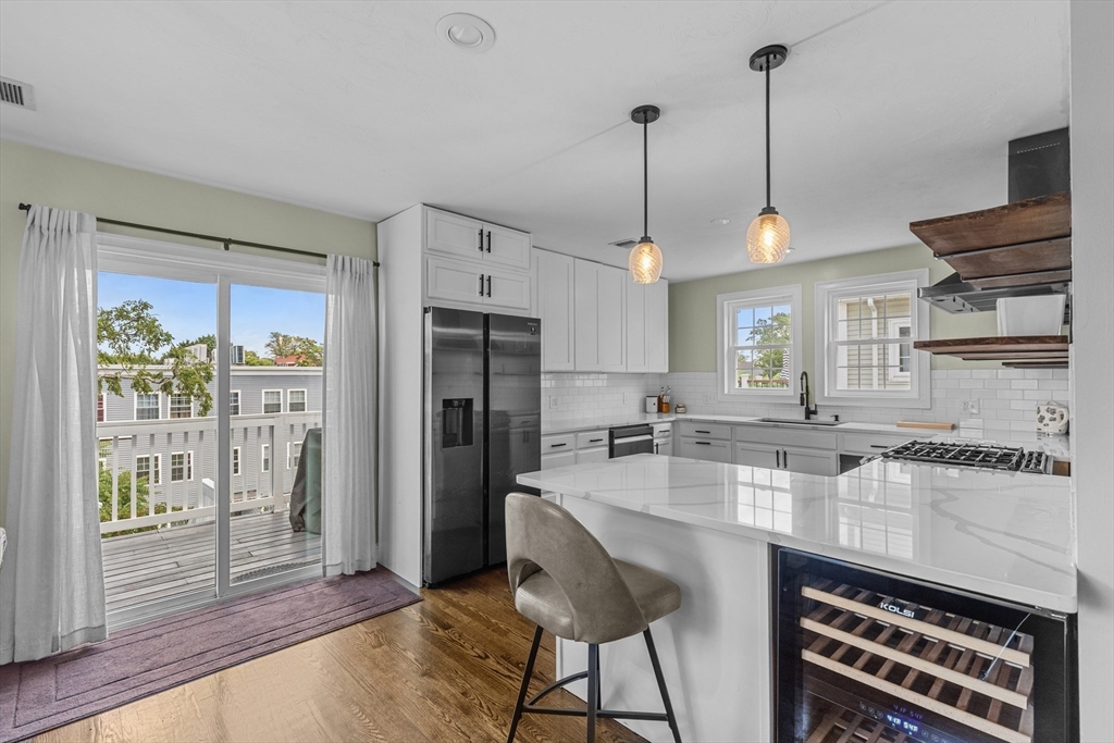 47 Oldfields Rd, Boston, Massachusetts, 3 Bedrooms Bedrooms, 6 Rooms Rooms,2 BathroomsBathrooms,Residential Lease,For Rent,Oldfields Rd,73410244