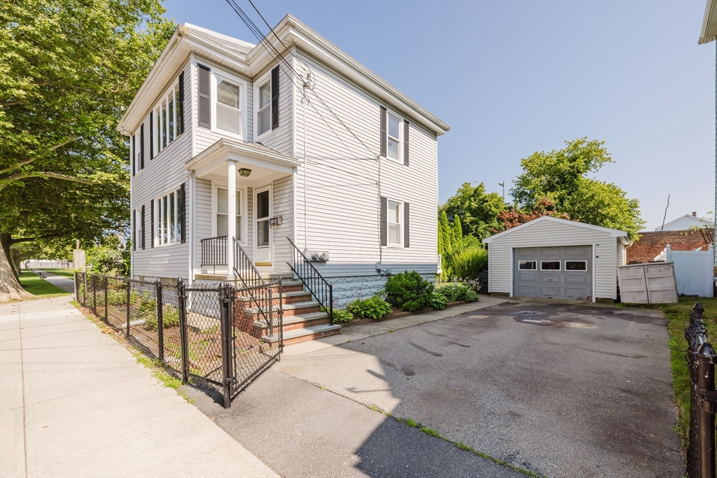 1004 Slade St, Fall River, Massachusetts, 4 Bedrooms Bedrooms, 9 Rooms Rooms,2 BathroomsBathrooms,Residential Income,For Sale,Slade St,73407348