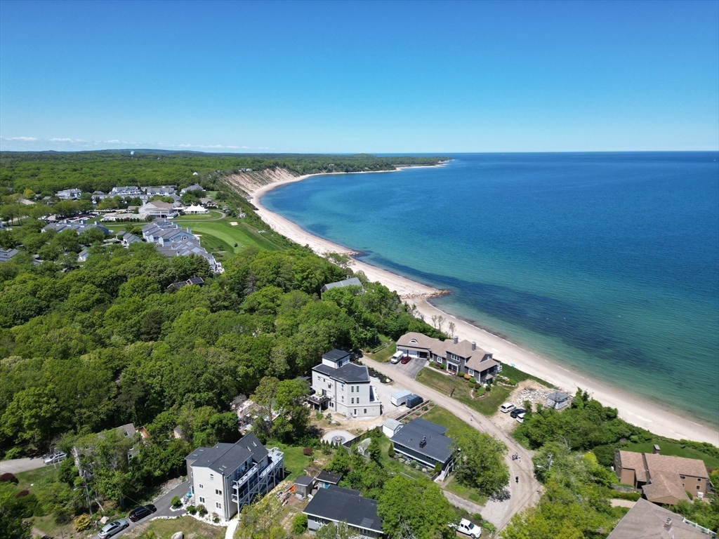 48 Menotomy Rd, Plymouth, Massachusetts, 3 Bedrooms Bedrooms, 6 Rooms Rooms,2 BathroomsBathrooms,Residential,For Sale,Menotomy Rd,73380392