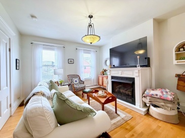 413 Bunker Hill Street, Boston, Massachusetts, 1 Bedroom Bedrooms, 3 Rooms Rooms,1 BathroomBathrooms,Residential Lease,For Rent,Bunker Hill Street,73452571