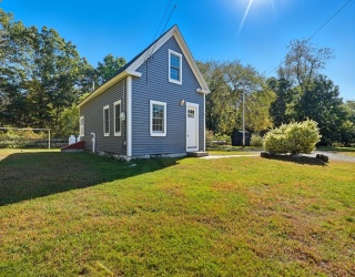 5 Carlton Ct, Oxford, Massachusetts, 2 Bedrooms Bedrooms, 3 Rooms Rooms,1 BathroomBathrooms,Residential,For Sale,Carlton Ct,73440404