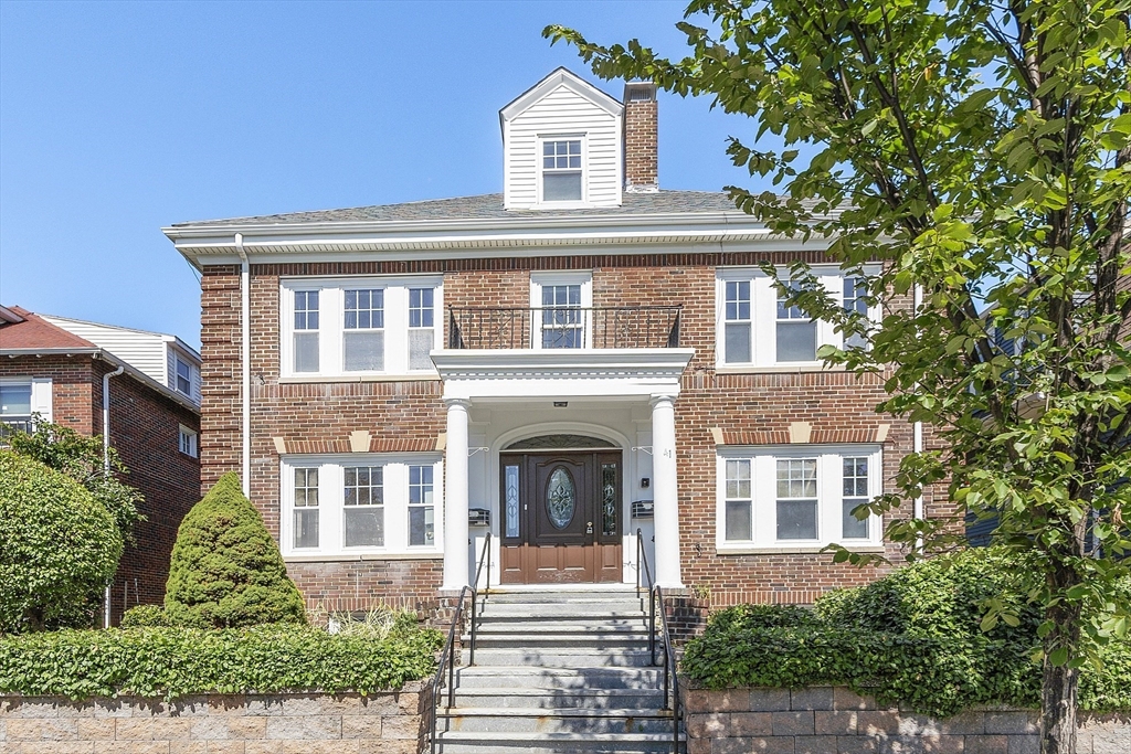 41 Concord Ave, Belmont, Massachusetts, 8 Bedrooms Bedrooms, 15 Rooms Rooms,4.5 BathroomsBathrooms,Residential Income,For Sale,Concord Ave,73429212