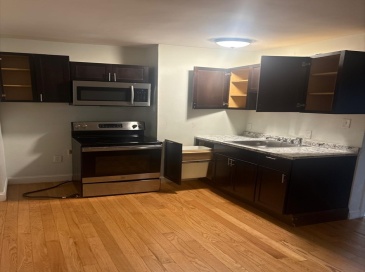 193 Appleton St, Lowell, Massachusetts, 1 Bedroom Bedrooms, 2 Rooms Rooms,1 BathroomBathrooms,Residential Lease,For Rent,Appleton St,73442926