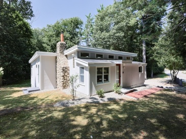 183 Mountain St, Sharon, Massachusetts, 2 Bedrooms Bedrooms, 8 Rooms Rooms,2 BathroomsBathrooms,Residential,For Sale,Mountain St,73411091