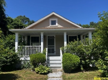 703 Mill St, Marion, Massachusetts, 2 Bedrooms Bedrooms, 5 Rooms Rooms,1 BathroomBathrooms,Residential,For Sale,Mill St,73410858