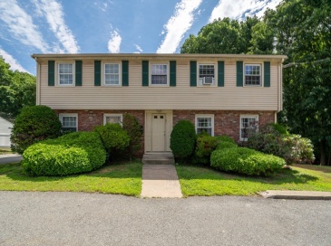 107 Vernon St, Wakefield, Massachusetts, 2 Bedrooms Bedrooms, 4 Rooms Rooms,1 BathroomBathrooms,Residential,For Sale,Vernon St,73411090