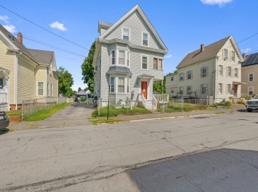 21 7th Ave, Haverhill, Massachusetts, 7 Bedrooms Bedrooms, 13 Rooms Rooms,3 BathroomsBathrooms,Residential Income,For Sale,7th Ave,73419547