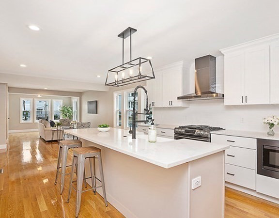 68 Edward Street, Medford, Massachusetts, 4 Bedrooms Bedrooms, 4 Rooms Rooms,2 BathroomsBathrooms,Residential Lease,For Rent,Edward Street,73419102