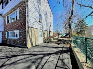 146 Hibbert Street, Arlington, Massachusetts, 1 Bedroom Bedrooms, 3 Rooms Rooms,1 BathroomBathrooms,Residential Lease,For Rent,Hibbert Street,73447674