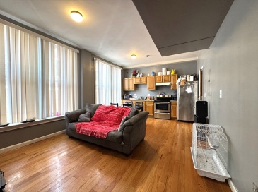 4 Washington Ave, Chelsea, Massachusetts, 2 Bedrooms Bedrooms, 3 Rooms Rooms,1 BathroomBathrooms,Residential Lease,For Rent,Washington Ave,73438463