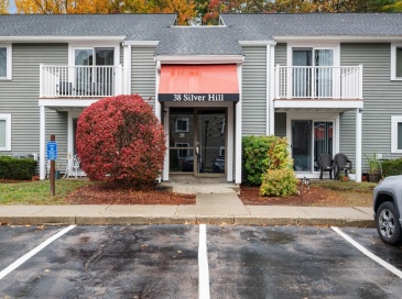 38 Silver Hill Ln, Natick, Massachusetts, 2 Bedrooms Bedrooms, 5 Rooms Rooms,1 BathroomBathrooms,Residential Lease,For Rent,Silver Hill Ln,73439982