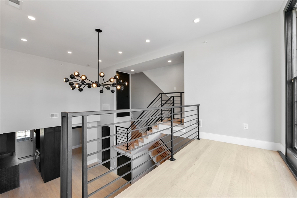 6 Brooks Street, Boston, Massachusetts, 2 Bedrooms Bedrooms, 4 Rooms Rooms,2 BathroomsBathrooms,Residential Lease,For Rent,Brooks Street,73434008