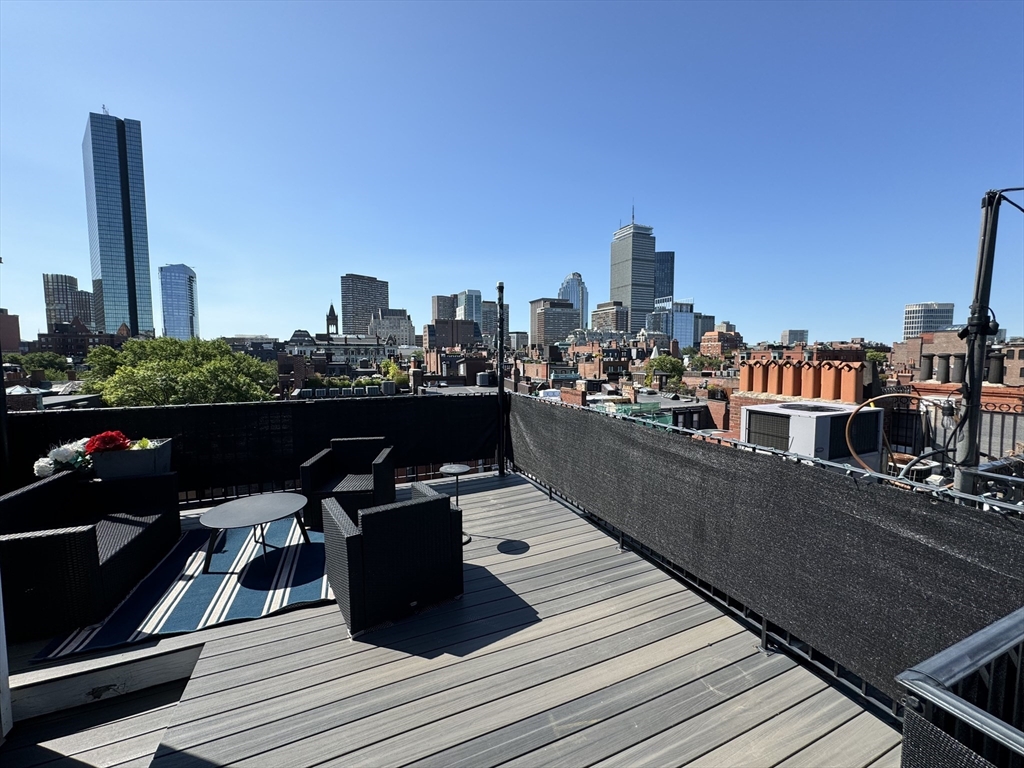 265 Beacon St., Boston, Massachusetts, 2 Bedrooms Bedrooms, 4 Rooms Rooms,1 BathroomBathrooms,Residential Lease,For Rent,Beacon St.,73416705
