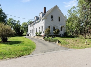 26 Clinton Ave, Danvers, Massachusetts, 3 Bedrooms Bedrooms, 5 Rooms Rooms,1 BathroomBathrooms,Residential Lease,For Rent,Clinton Ave,73449570 26 Clinton Ave, Danvers, Massachusetts, 3 Bedrooms Bedrooms, 5 Rooms Rooms,1 BathroomBathrooms,Residential Lease,For Rent,Clinton Ave,73449570