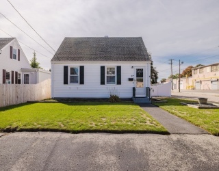 3 Lindesta Rd, Pawtucket, Rhode Island, 3 Bedrooms Bedrooms, 6 Rooms Rooms,1 BathroomBathrooms,Residential,For Sale,Lindesta Rd,73437518
