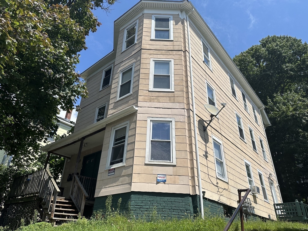 14 Hooper St, Worcester, Massachusetts, 2 Bedrooms Bedrooms, 4 Rooms Rooms,1 BathroomBathrooms,Residential Lease,For Rent,Hooper St,73419611
