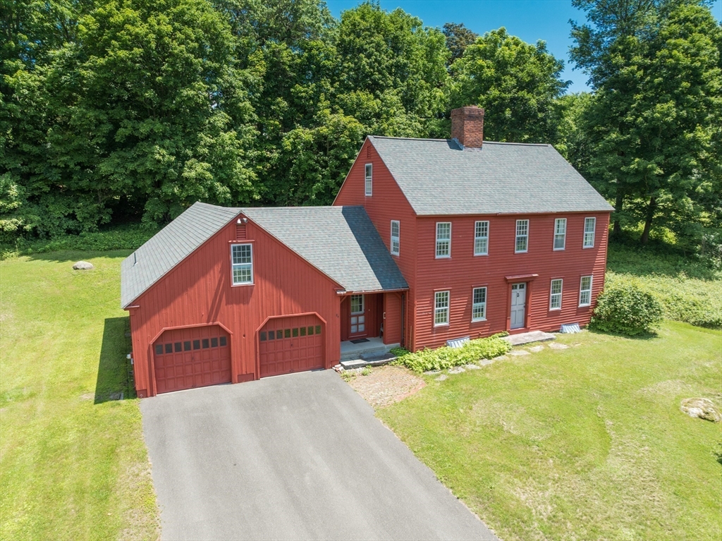 24 South Sunset Avenue, Amherst, Massachusetts, 4 Bedrooms Bedrooms, 7 Rooms Rooms,2.5 BathroomsBathrooms,Residential,For Sale,South Sunset Avenue,73441268