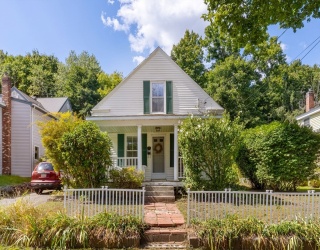 85 Water St, Holliston, Massachusetts, 2 Bedrooms Bedrooms, 7 Rooms Rooms,1 BathroomBathrooms,Residential,For Sale,Water St,73428600