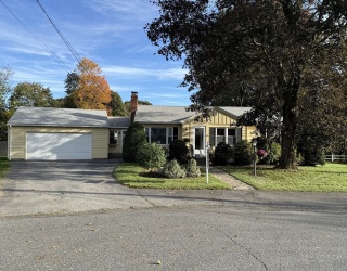 34 Gates Road, Shrewsbury, Massachusetts, 3 Bedrooms Bedrooms, 6 Rooms Rooms,2 BathroomsBathrooms,Residential,For Sale,Gates Road,73443014