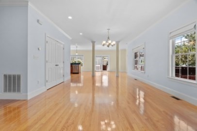 162 Sycamore, Watertown, Massachusetts, 3 Bedrooms Bedrooms, 9 Rooms Rooms,2.5 BathroomsBathrooms,Residential Lease,For Rent,Sycamore,73398202