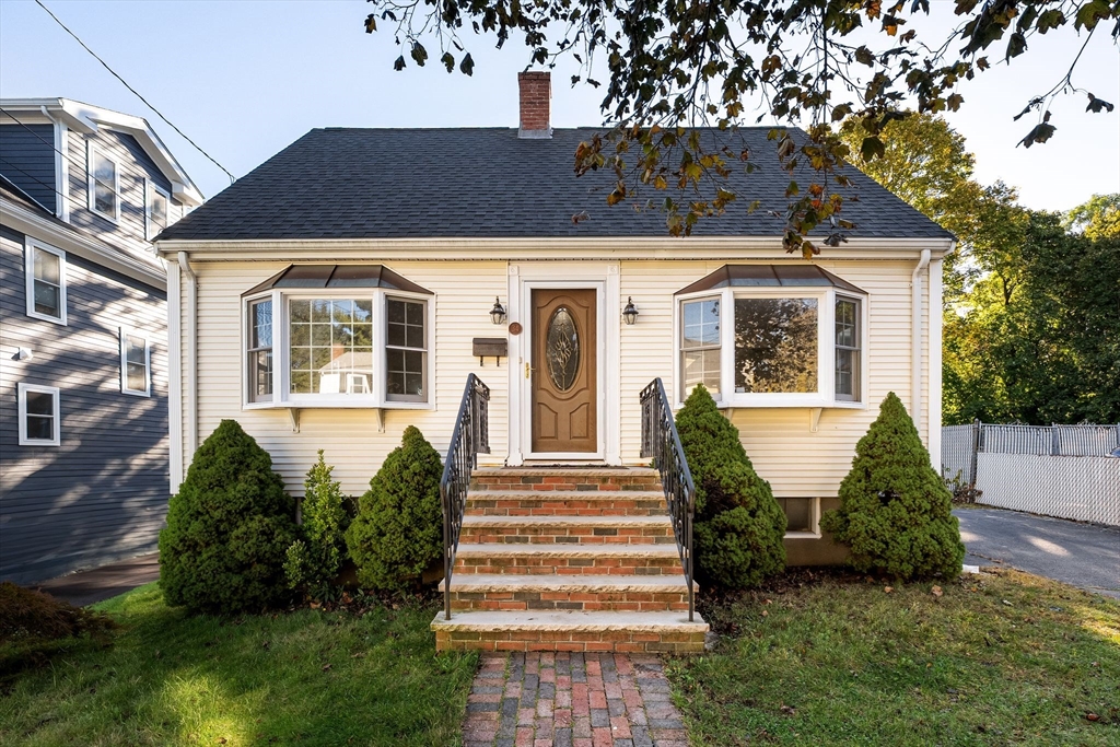 34 Nilsen Ave, Quincy, Massachusetts, 3 Bedrooms Bedrooms, 7 Rooms Rooms,1.5 BathroomsBathrooms,Residential Lease,For Rent,Nilsen Ave,73445393