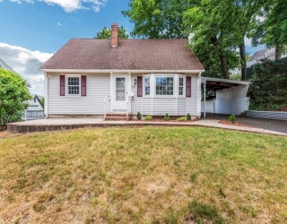 15 Ellington St, Agawam, Massachusetts, 4 Bedrooms Bedrooms, 10 Rooms Rooms,1.5 BathroomsBathrooms,Residential Lease,For Rent,Ellington St,73431445