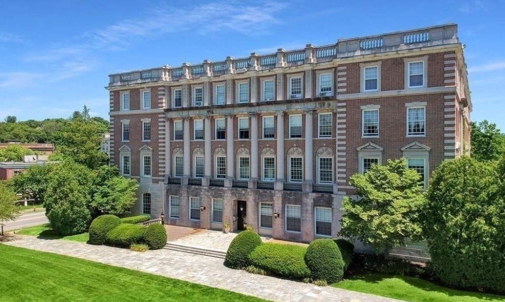 16 Balmoral Street, Andover, Massachusetts, 2 Bedrooms Bedrooms, 4 Rooms Rooms,1 BathroomBathrooms,Residential Lease,For Rent,Balmoral Street,73454509