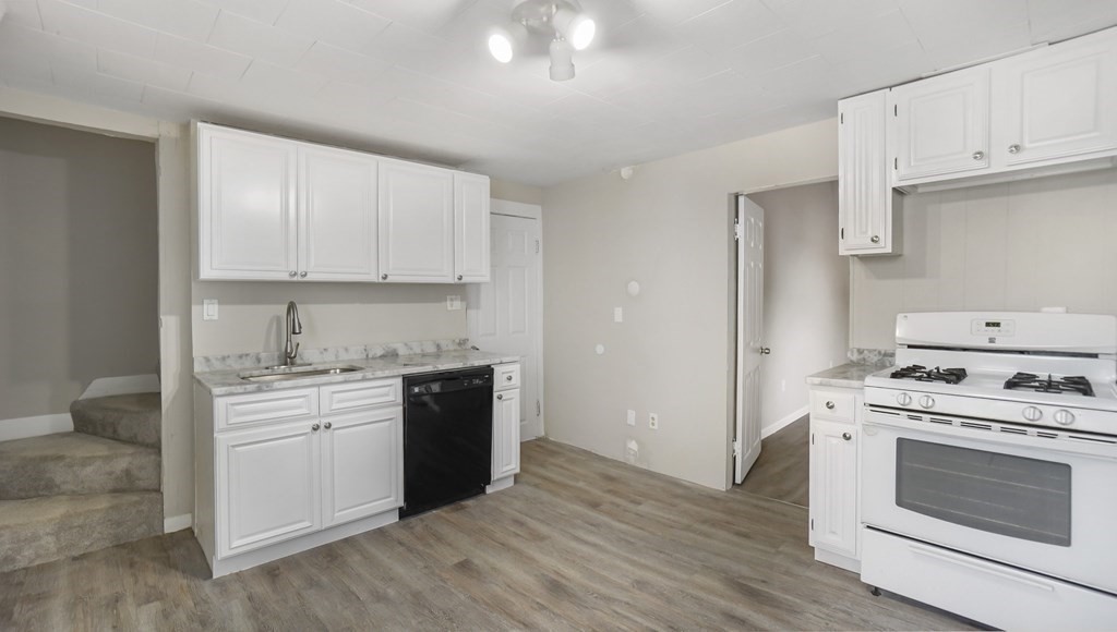 64A Arnold St, Quincy, Massachusetts, 1 Bedroom Bedrooms, 4 Rooms Rooms,1 BathroomBathrooms,Residential Lease,For Rent,Arnold St,73453486