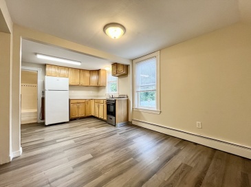 285 West Elm, Brockton, Massachusetts, 1 Bedroom Bedrooms, 3 Rooms Rooms,1 BathroomBathrooms,Residential Lease,For Rent,West Elm,73412633