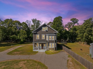 484-486 Main St, Bridgewater, Massachusetts, 9 Bedrooms Bedrooms, 17 Rooms Rooms,5 BathroomsBathrooms,Residential Income,For Sale,Main St,73442915