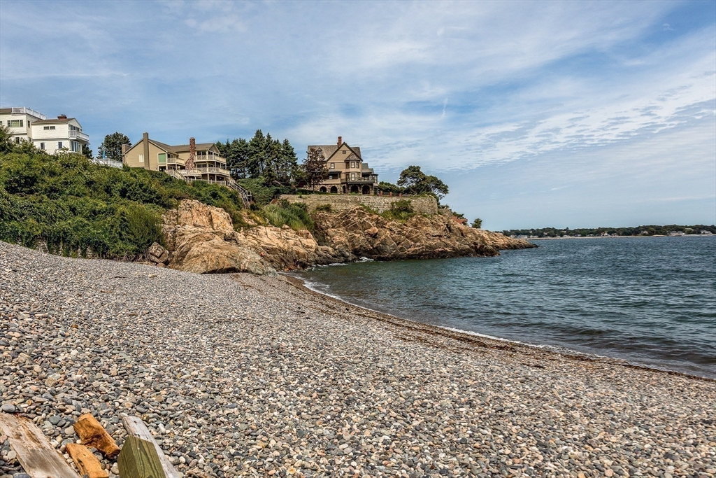 8 Jackson Road, Marblehead, Massachusetts, 4 Bedrooms Bedrooms, 9 Rooms Rooms,3.5 BathroomsBathrooms,Residential Lease,For Rent,Jackson Road,73450369