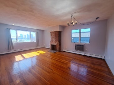 166 Webster Street, Boston, Massachusetts, 2 Bedrooms Bedrooms, 4 Rooms Rooms,1 BathroomBathrooms,Residential Lease,For Rent,Webster Street,73439518