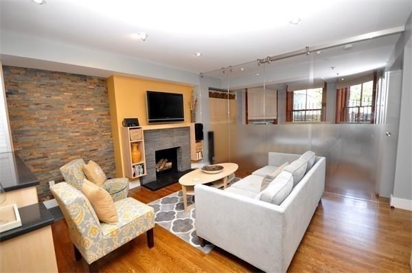 396 Beacon Street, Boston, Massachusetts, 1 Bedroom Bedrooms, 2 Rooms Rooms,1 BathroomBathrooms,Residential Lease,For Rent,Beacon Street,73426715