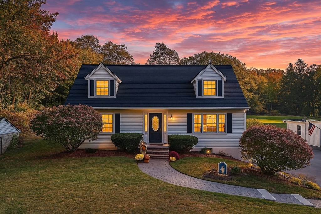 109 Sherburne Ave, Tyngsborough, Massachusetts, 3 Bedrooms Bedrooms, 11 Rooms Rooms,2 BathroomsBathrooms,Residential,For Sale,Sherburne Ave,73440577