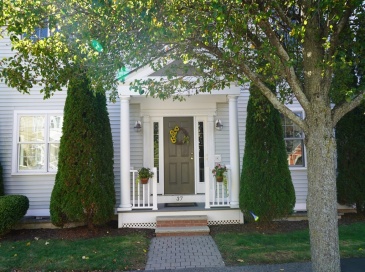 37 Charnock St., Beverly, Massachusetts, 4 Bedrooms Bedrooms, 6 Rooms Rooms,3.5 BathroomsBathrooms,Residential Lease,For Rent,Charnock St.,73448191