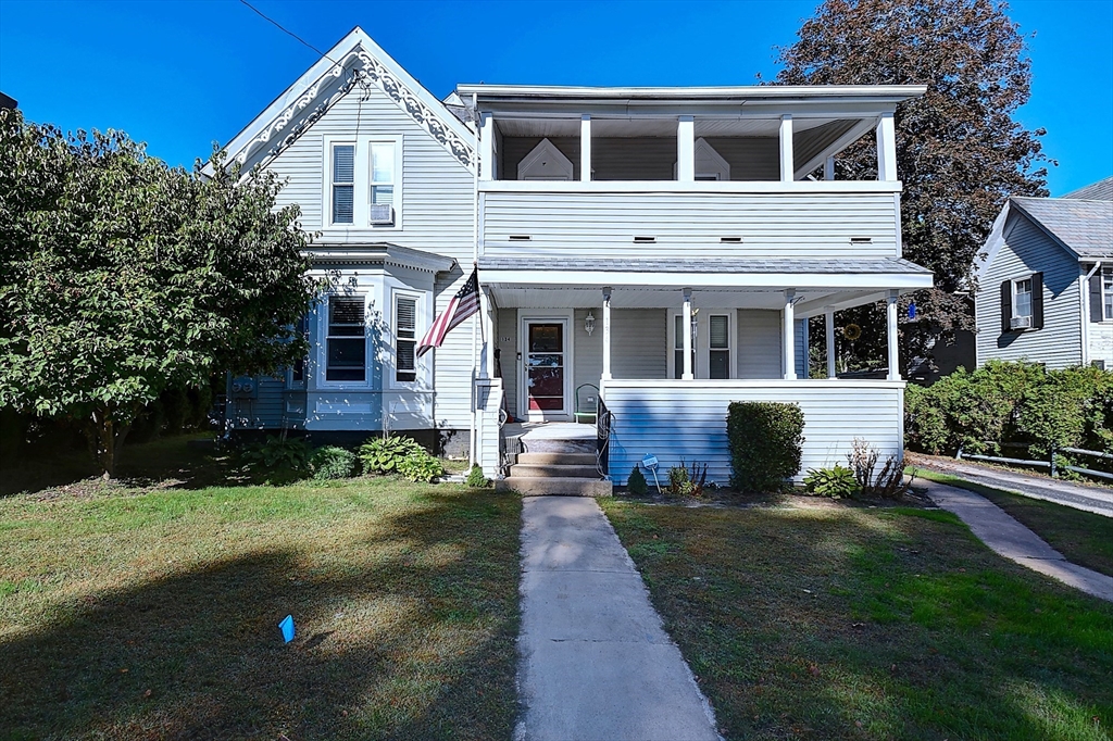 134 Chapin St, Southbridge, Massachusetts, 6 Bedrooms Bedrooms, 11 Rooms Rooms,2.5 BathroomsBathrooms,Residential Income,For Sale,Chapin St,73437104