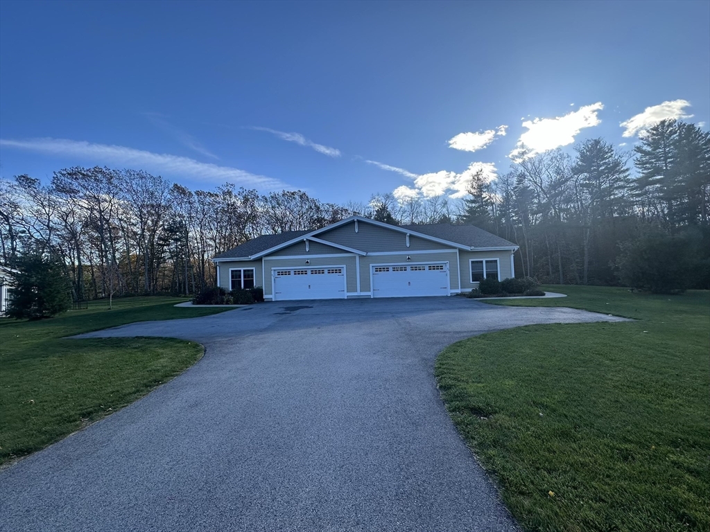 31 Albert St, Auburn, Massachusetts, 2 Bedrooms Bedrooms, 5 Rooms Rooms,2 BathroomsBathrooms,Residential Lease,For Rent,Albert St,73448024