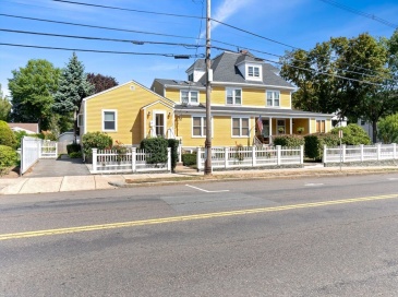48 High St, Danvers, Massachusetts, 2 Bedrooms Bedrooms, 6 Rooms Rooms,2 BathroomsBathrooms,Residential Lease,For Rent,High St,73431819